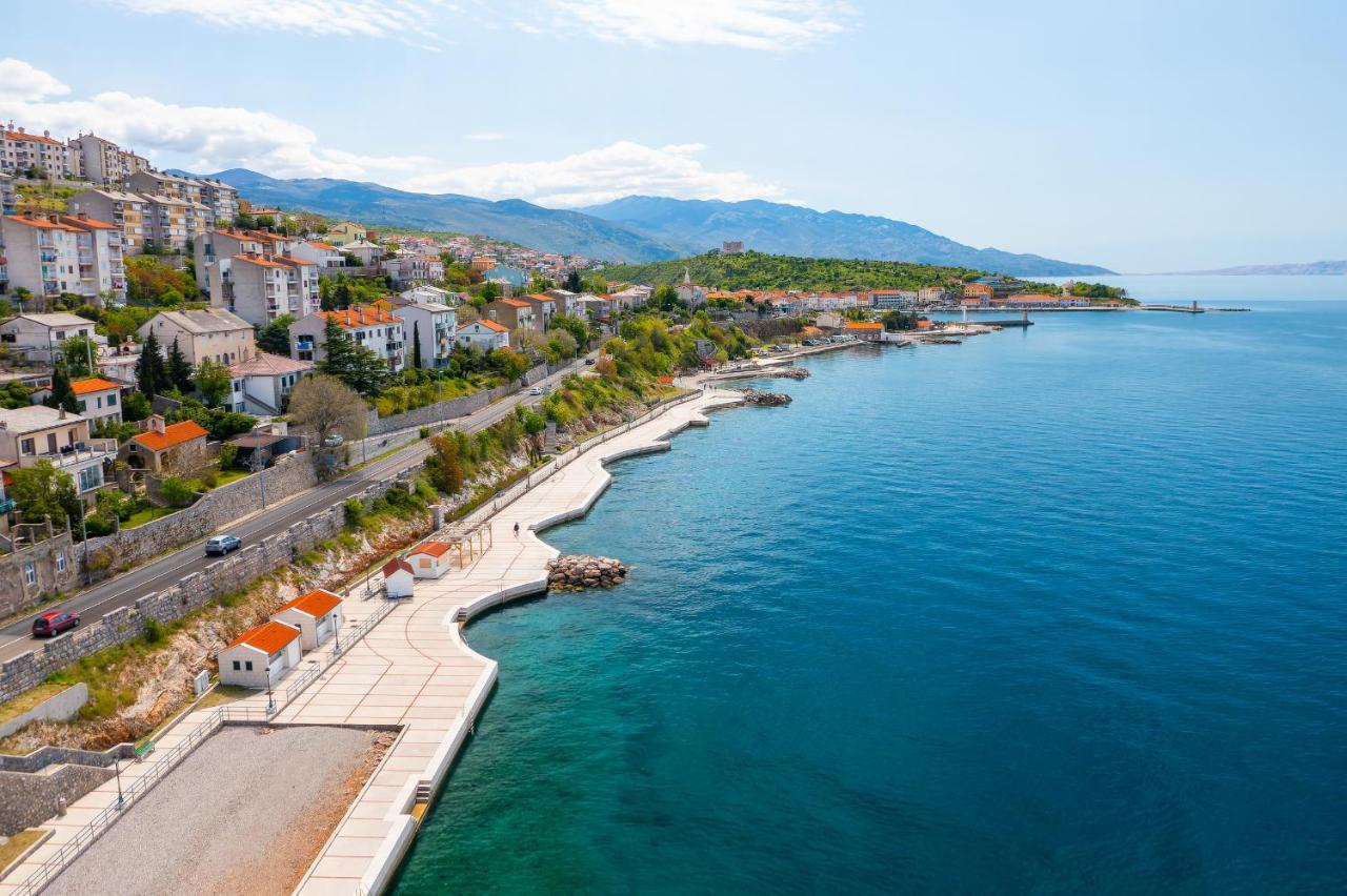 Apartments By The Beach Adela Senj Сен Екстериор снимка