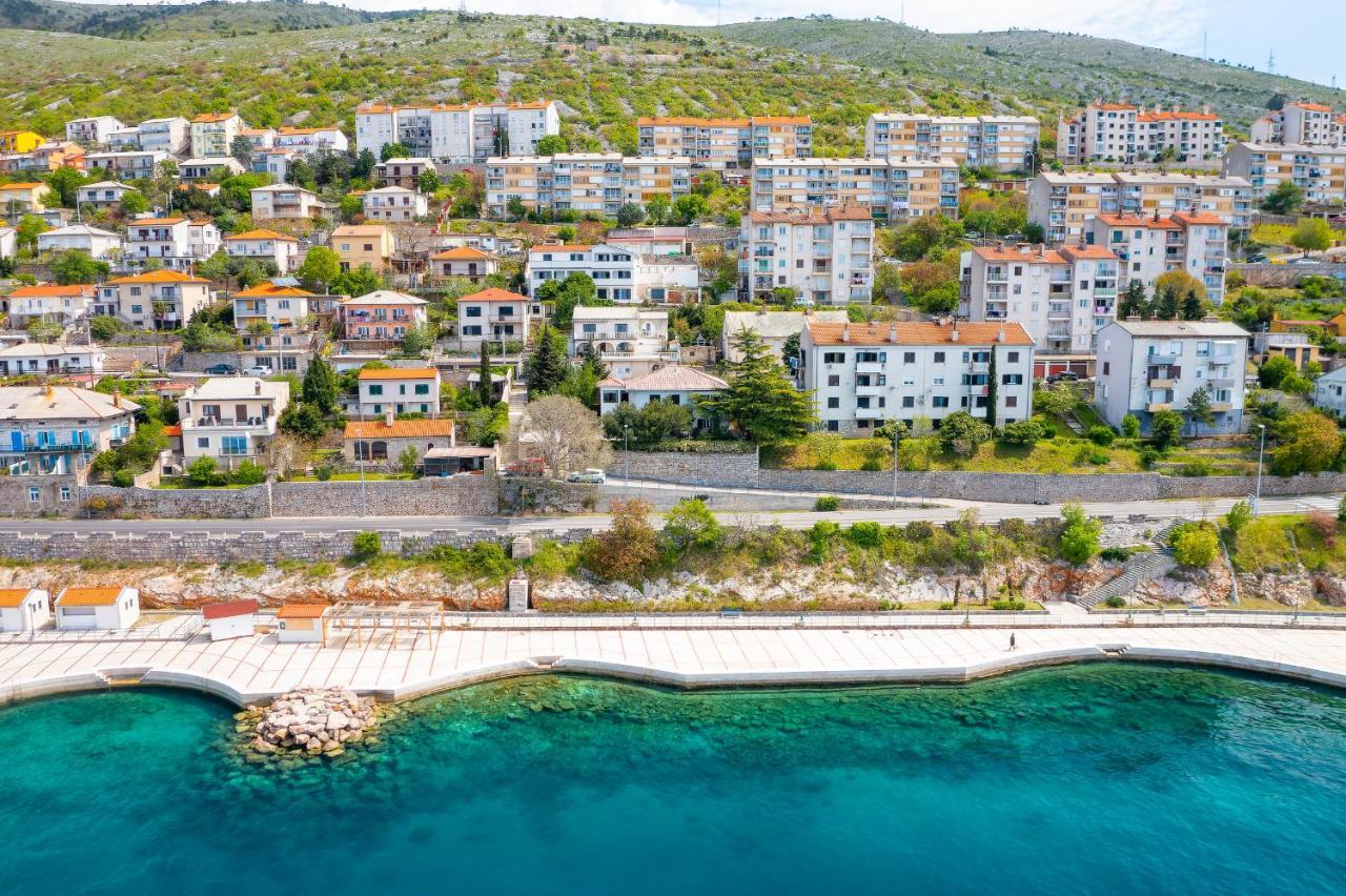 Apartments By The Beach Adela Senj Сен Екстериор снимка