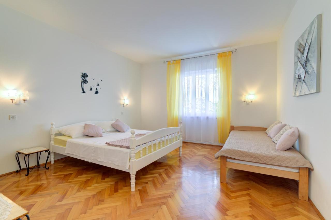Apartments By The Beach Adela Senj Сен Екстериор снимка
