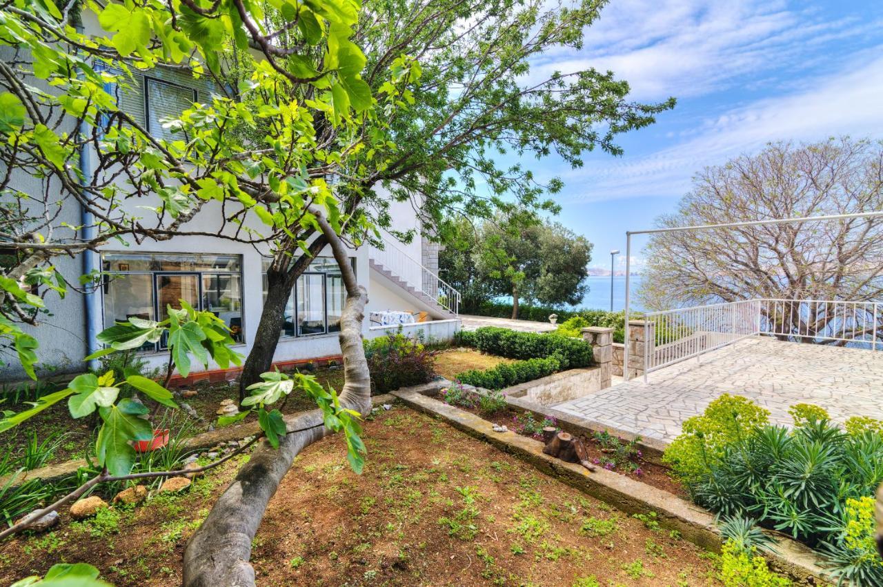 Apartments By The Beach Adela Senj Сен Екстериор снимка