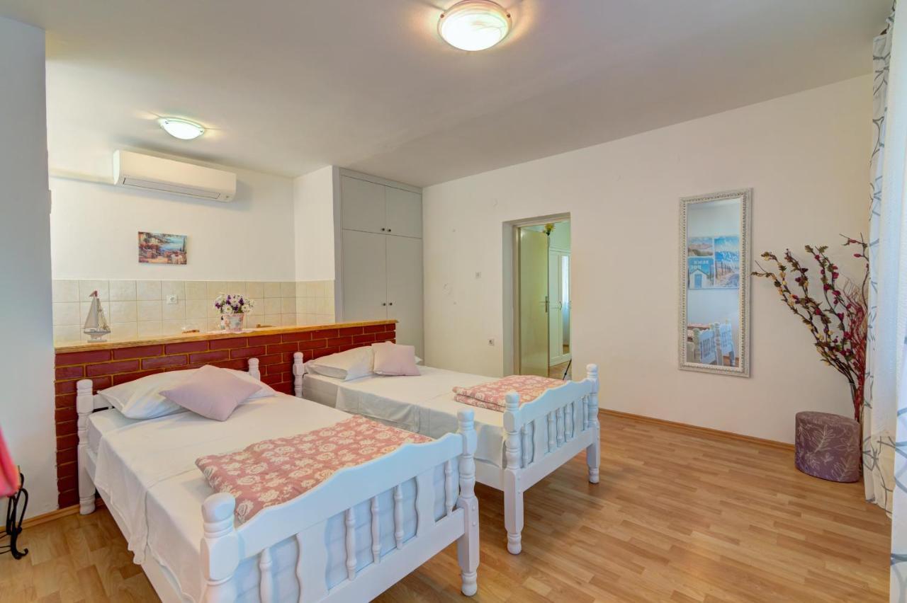 Apartments By The Beach Adela Senj Сен Екстериор снимка