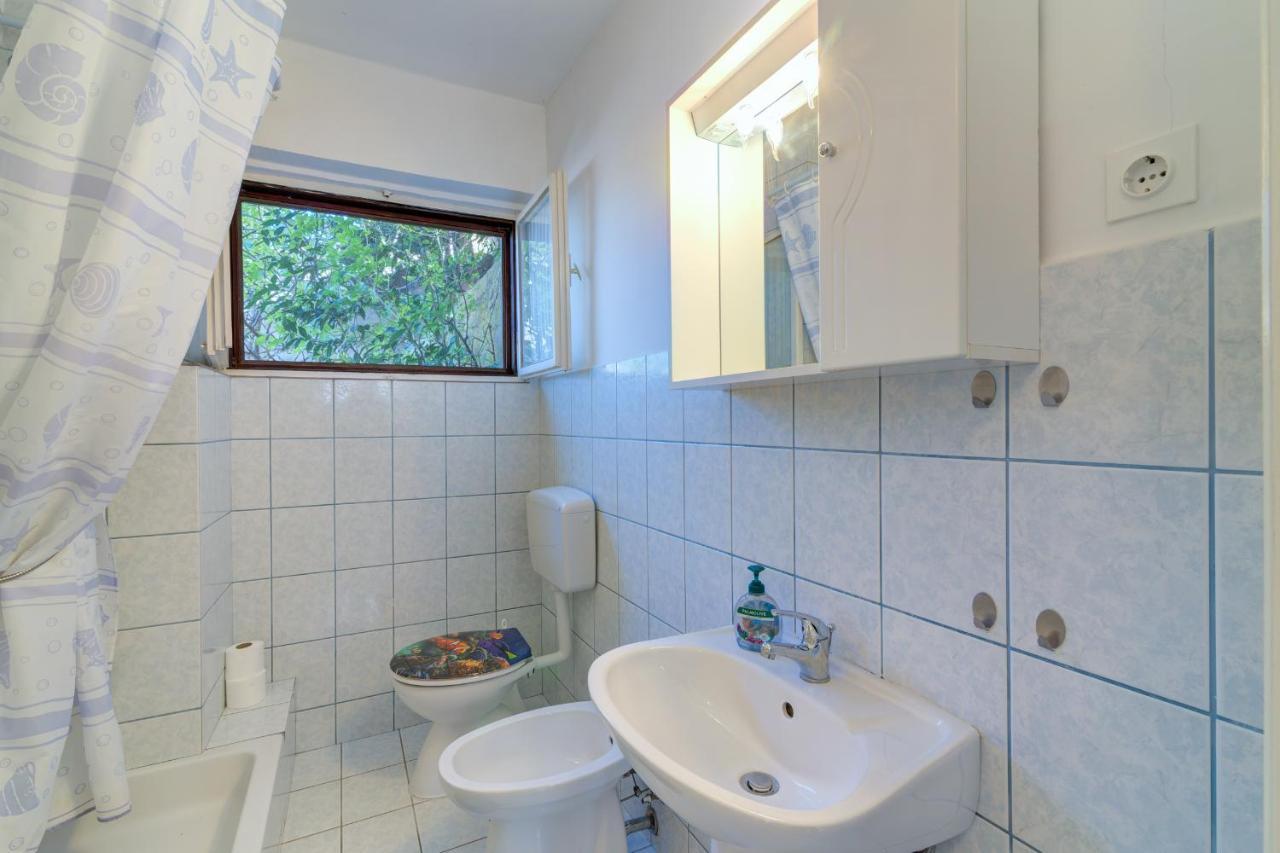 Apartments By The Beach Adela Senj Сен Екстериор снимка