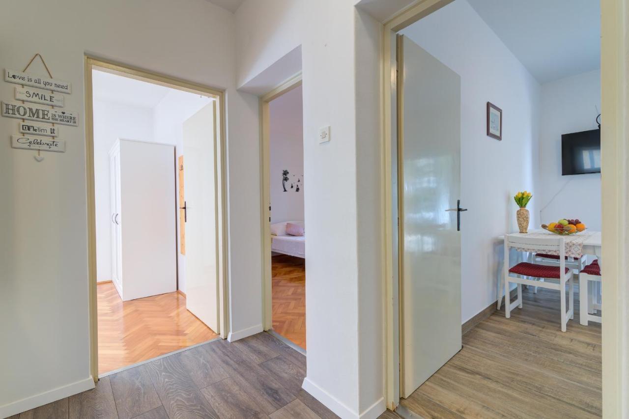 Apartments By The Beach Adela Senj Сен Екстериор снимка