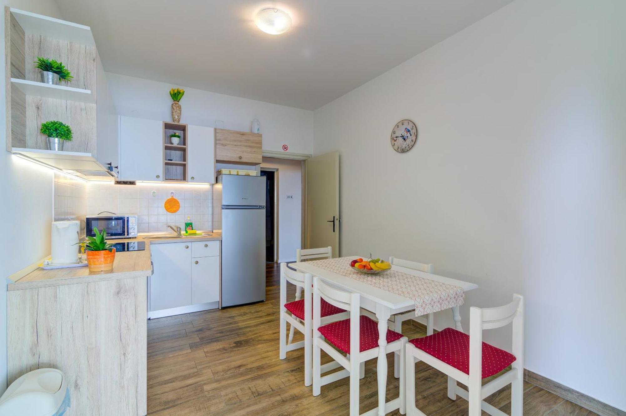 Apartments By The Beach Adela Senj Сен Екстериор снимка