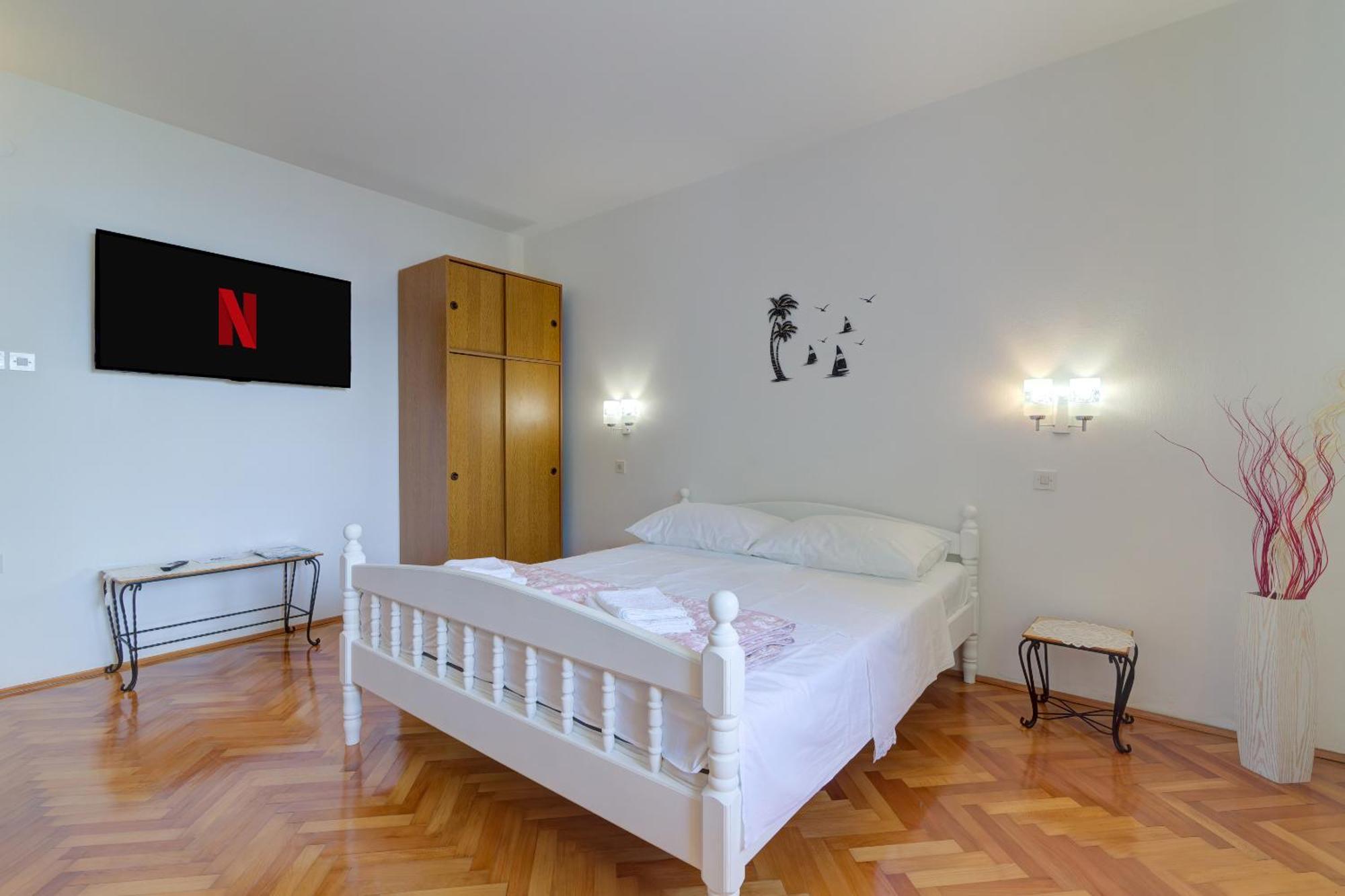 Apartments By The Beach Adela Senj Сен Екстериор снимка